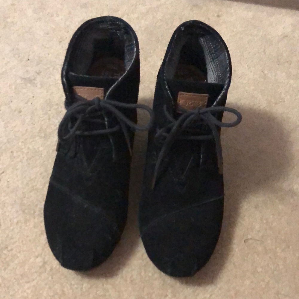 Size 8 1/2 Black Toms Wedges (barely worn)